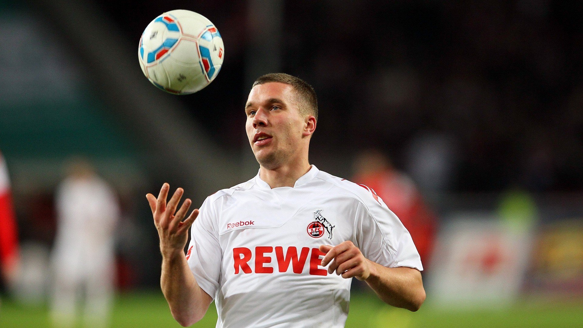 开云体育移动版-西甲激情四溢，精彩门球和表现出色的球员成为焦点，西甲最强门将是谁