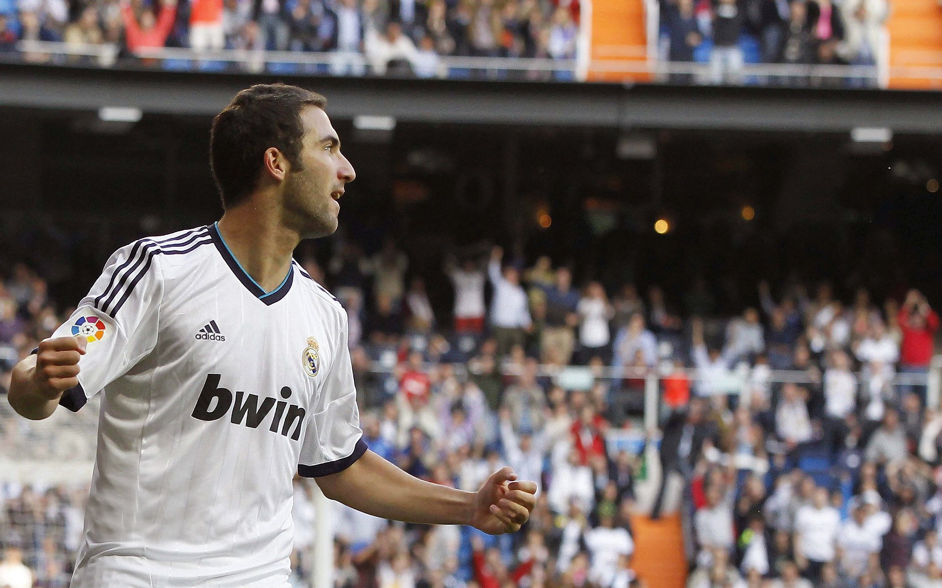 跨界合作推动足球产业多元发展新态势，市场空间无限，足球跨球视频